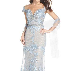 MAC DUGGAL BEADED LACE TRUMPET POWDER BLUE GOWN SZ 2